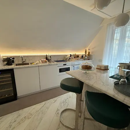 Maison Lady Claudia Luxury Apartamento *